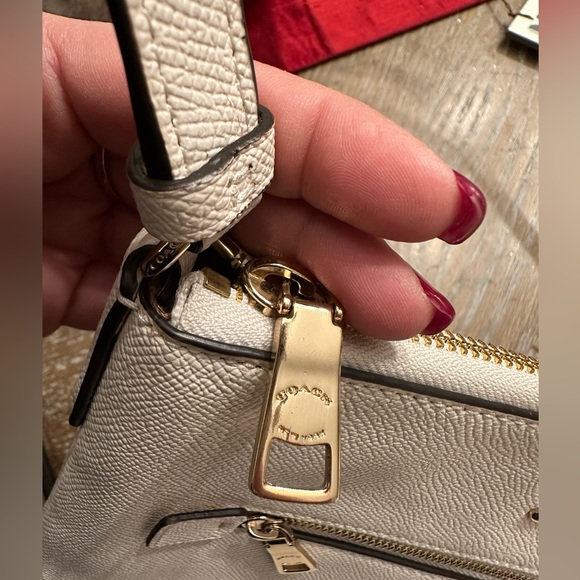 COACH off white cross body bag - Picture 6 of 11